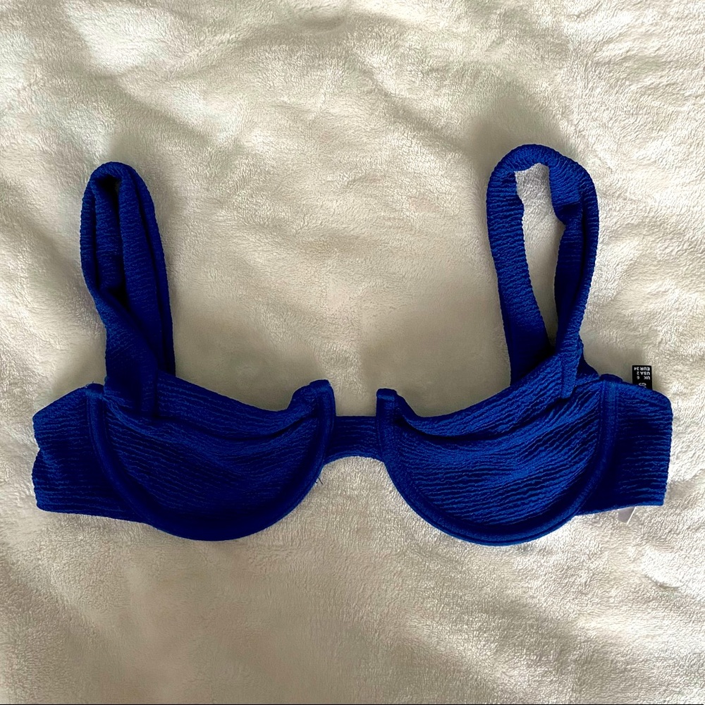 PrettyLittleThing Swim Top